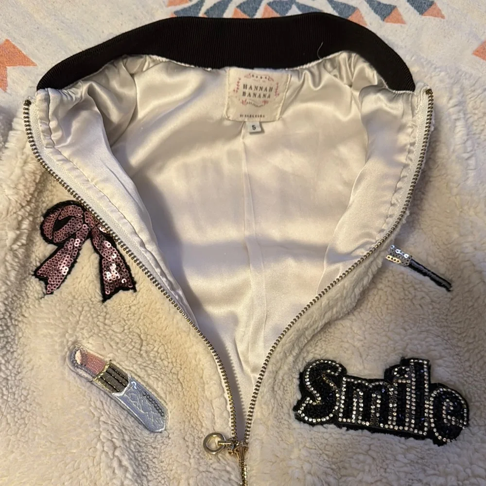 Kids White Fleece Jacket with Patches - Picture 4 of 4